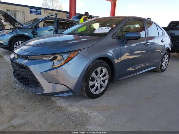 5YFEPMAE7MP210982 2021 TOYOTA COROLLA - Image 2