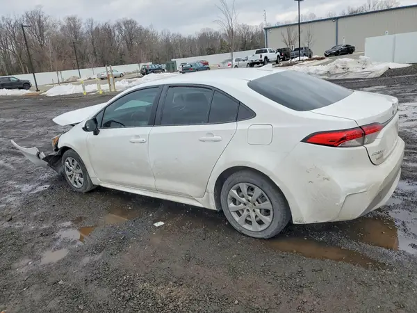5YFEPMAE7MP211114 2021 TOYOTA COROLLA - Image 2