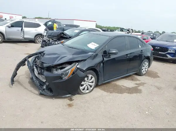 5YFEPMAE7MP211887 2021 TOYOTA COROLLA - Image 2