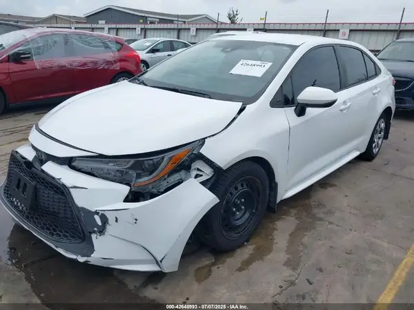5YFEPMAE7MP214062 2021 TOYOTA COROLLA - Image 2