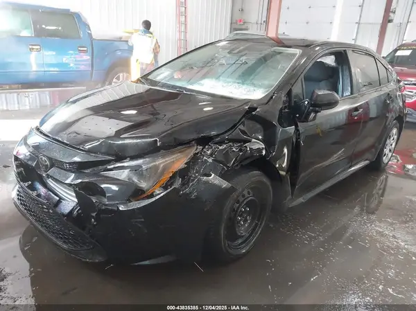 5YFEPMAE7MP217348 2021 TOYOTA COROLLA - Image 2