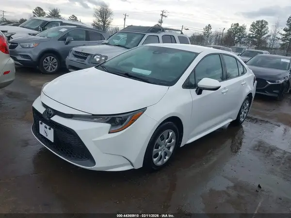 5YFEPMAE7MP219049 2021 TOYOTA COROLLA - Image 2