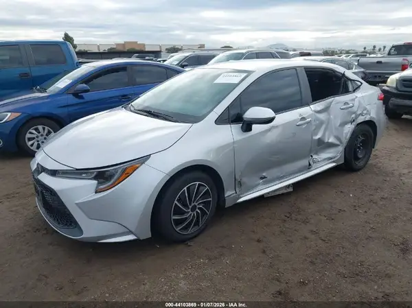 5YFEPMAE7MP223909 2021 TOYOTA COROLLA - Image 2
