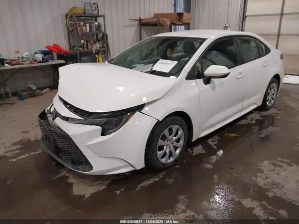 5YFEPMAE7MP230553 2021 TOYOTA COROLLA - Image 2