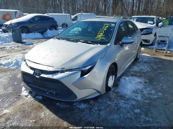5YFEPMAE7MP236370 2021 TOYOTA COROLLA - Image 2