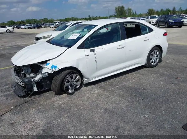 5YFEPMAE7MP237647 2021 TOYOTA COROLLA - Image 2