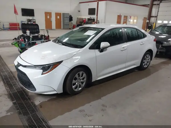 5YFEPMAE7MP243996 2021 TOYOTA COROLLA - Image 2