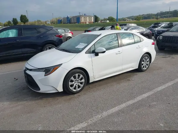 5YFEPMAE7MP247188 2021 TOYOTA COROLLA - Image 2