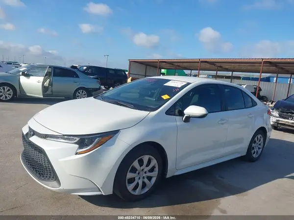 5YFEPMAE7MP260992 2021 TOYOTA COROLLA - Image 2