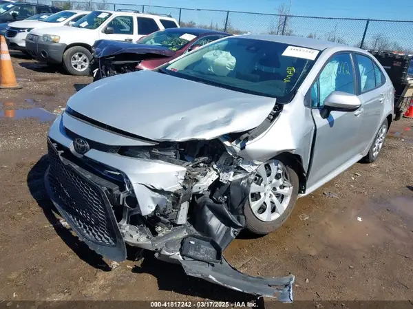 5YFEPMAE7NP275266 2022 TOYOTA COROLLA - Image 2