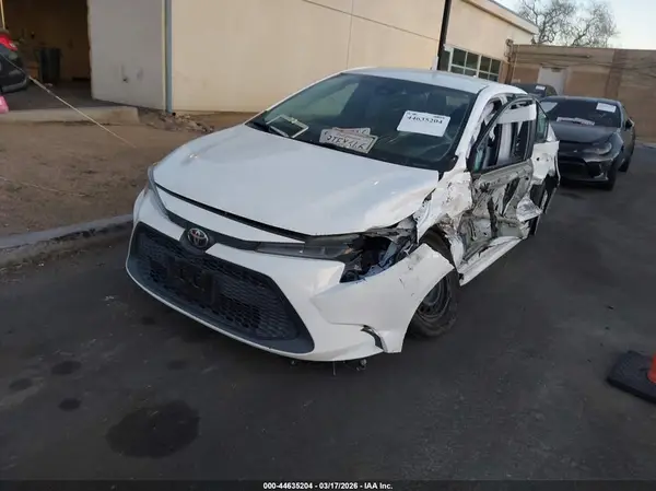 5YFEPMAE7NP275591 2022 TOYOTA COROLLA - Image 2
