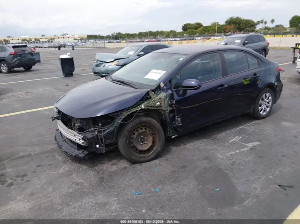 5YFEPMAE7NP284064 2022 TOYOTA COROLLA - Image 2