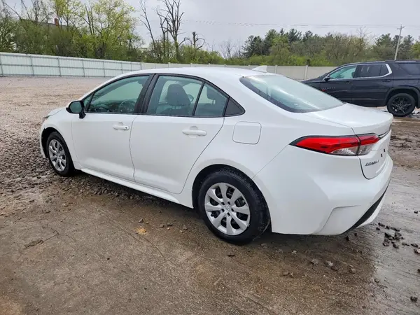 5YFEPMAE7NP284811 2022 TOYOTA COROLLA - Image 2