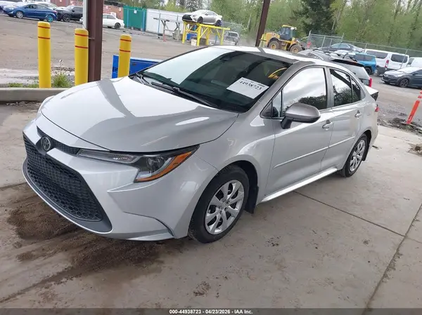 5YFEPMAE7NP287904 2022 TOYOTA COROLLA - Image 2