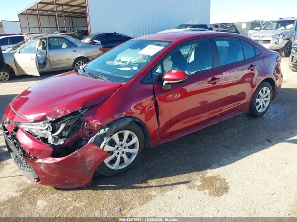 5YFEPMAE7NP299602 2022 TOYOTA COROLLA - Image 2
