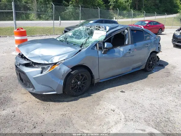 5YFEPMAE7NP302188 2022 TOYOTA COROLLA - Image 2