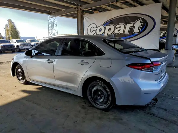 5YFEPMAE7NP302594 2022 TOYOTA COROLLA - Image 2