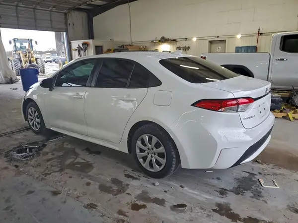 5YFEPMAE7NP305298 2022 TOYOTA COROLLA - Image 2