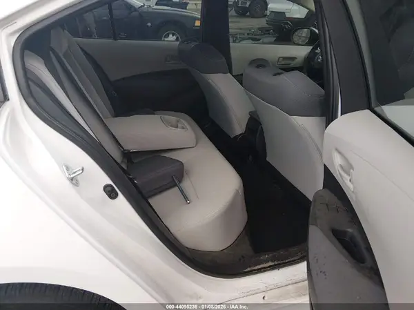 5YFEPMAE7NP305723 2022 TOYOTA COROLLA - Image 8