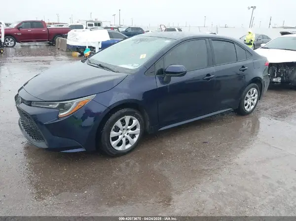 5YFEPMAE7NP305866 2022 TOYOTA COROLLA - Image 2