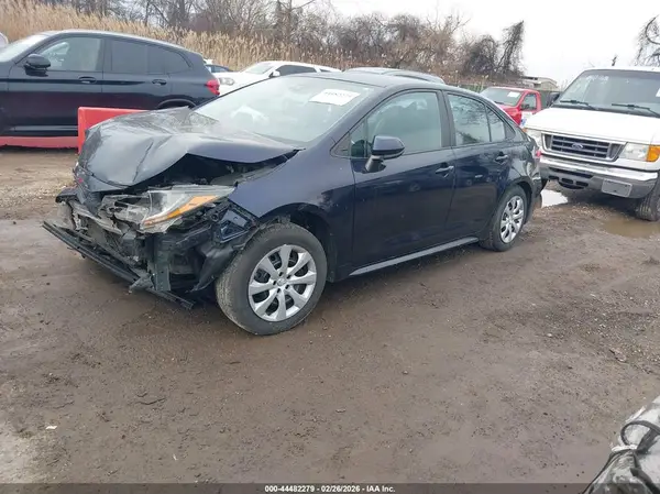 5YFEPMAE7NP306242 2022 TOYOTA COROLLA - Image 2