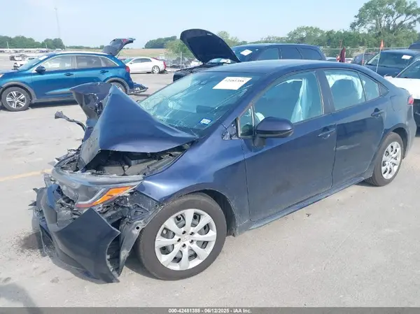5YFEPMAE7NP311005 2022 TOYOTA COROLLA - Image 2