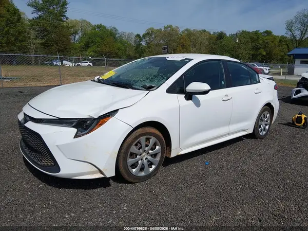 5YFEPMAE7NP315152 2022 TOYOTA COROLLA - Image 2