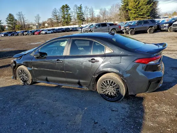 5YFEPMAE7NP316818 2022 TOYOTA COROLLA - Image 2