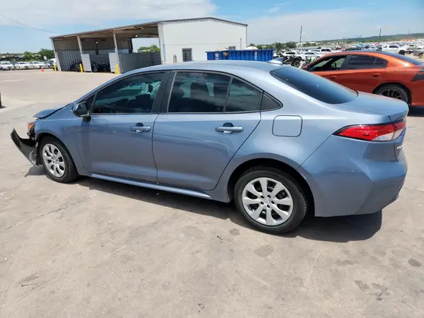5YFEPMAE7NP323154 2022 TOYOTA COROLLA - Image 2
