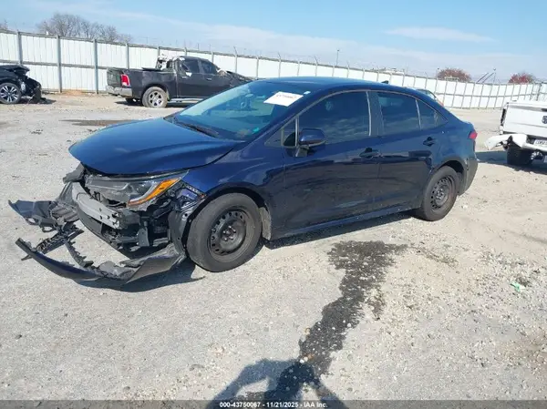 5YFEPMAE7NP323462 2022 TOYOTA COROLLA - Image 2