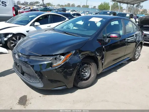 5YFEPMAE7NP331853 2022 TOYOTA COROLLA - Image 2