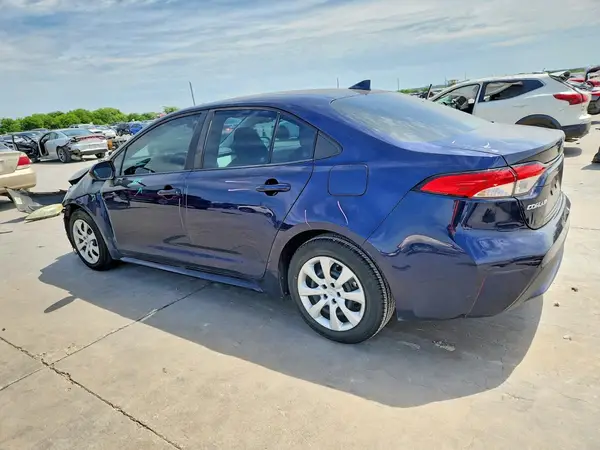5YFEPMAE7NP333926 2022 TOYOTA COROLLA - Image 2