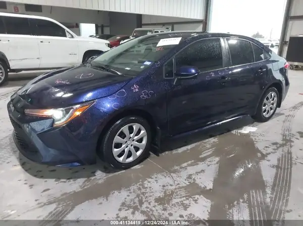 5YFEPMAE7NP340049 2022 TOYOTA COROLLA - Image 2