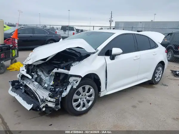 5YFEPMAE7NP355408 2022 TOYOTA COROLLA - Image 2