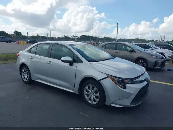 5YFEPMAE7NP359748 2022 TOYOTA COROLLA - Image 1