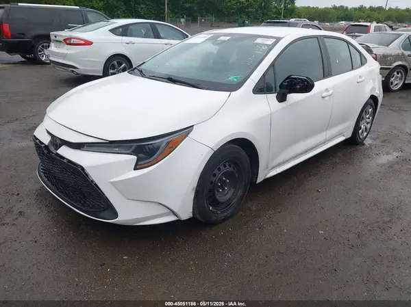 5YFEPMAE7NP359877 2022 TOYOTA COROLLA - Image 2