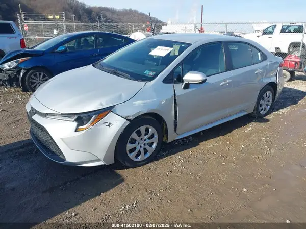 5YFEPMAE7NP361449 2022 TOYOTA COROLLA - Image 2