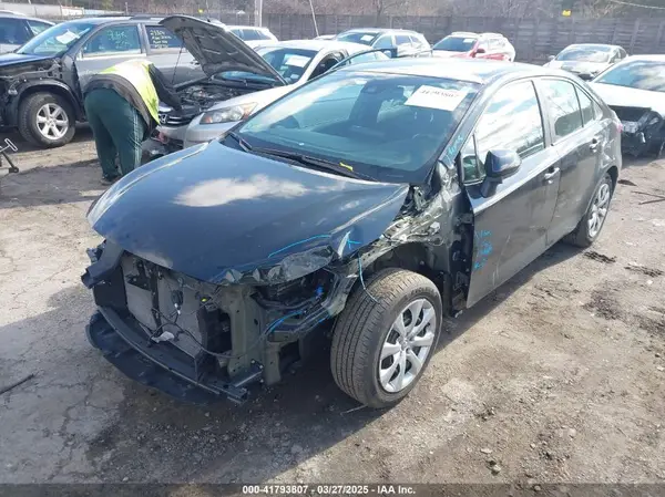5YFEPMAE7NP362892 2022 TOYOTA COROLLA - Image 2