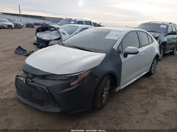 5YFEPMAE7NP364044 2022 TOYOTA COROLLA - Image 2