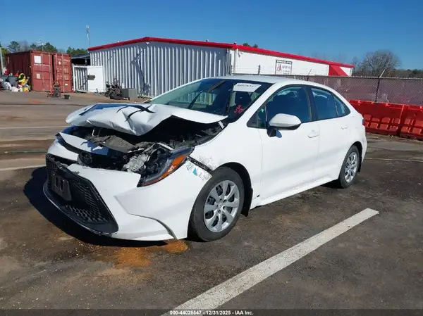 5YFEPMAE7NP364657 2022 TOYOTA COROLLA - Image 2