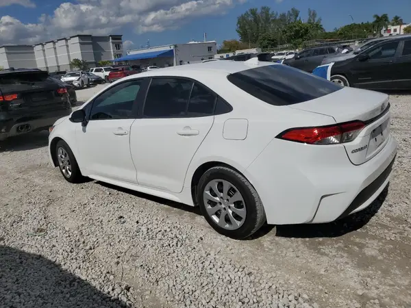 5YFEPMAE7NP364870 2022 TOYOTA COROLLA - Image 2