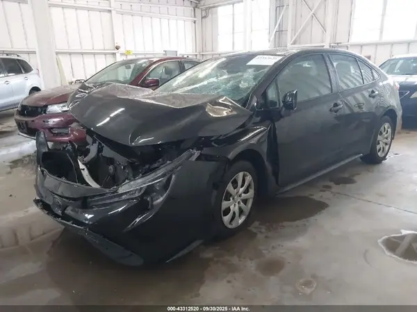 5YFEPMAE7NP375741 2022 TOYOTA COROLLA - Image 2