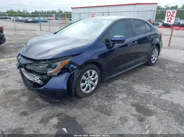 5YFEPMAE7NP377070 2022 TOYOTA COROLLA - Image 2