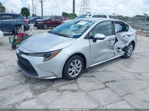5YFEPMAE7NP378851 2022 TOYOTA COROLLA - Image 2
