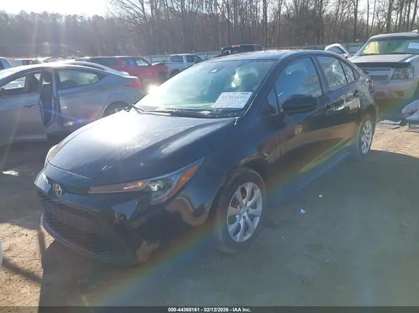 5YFEPMAE7NP380695 2022 TOYOTA COROLLA - Image 2
