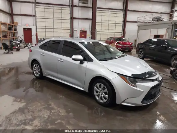 5YFEPMAE7NP380843 2022 TOYOTA COROLLA - Image 1