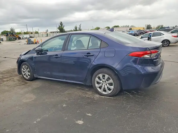 5YFEPMAE7NP381247 2022 TOYOTA COROLLA - Image 2