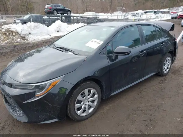 5YFEPMAE7NP381717 2022 TOYOTA COROLLA - Image 2