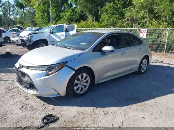 5YFEPMAE7NP383967 2022 TOYOTA COROLLA - Image 2