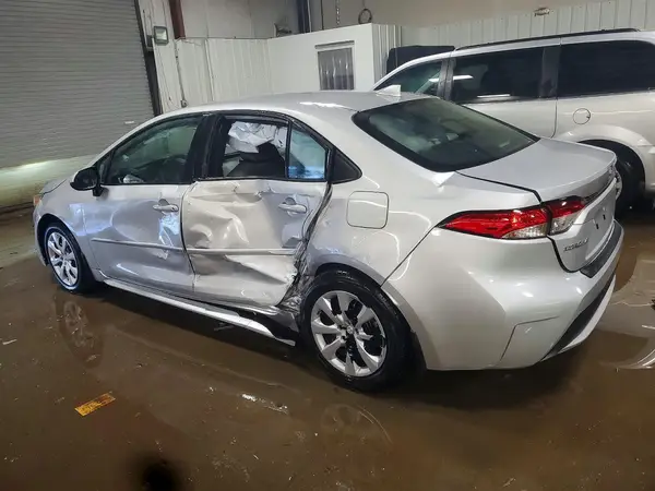 5YFEPMAE7NP384276 2022 TOYOTA COROLLA - Image 2